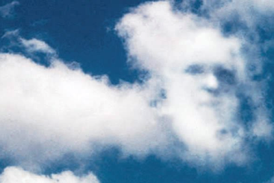 "Бога нет" - подумали люди, увидев в облаках лик Дарвина.