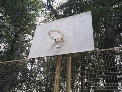 Площадка баскетбольного клуба "Сантехник".