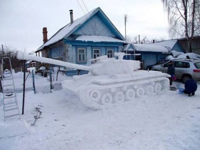 Просили ледяной каток, но танк-то лучше!
