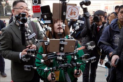 китайские интерактивные новости, попроси повернуть камеру и она повернется онлайн только для тебя