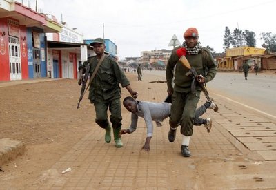 Армия Конго подкидывает "жучок" во вражеский штаб.


