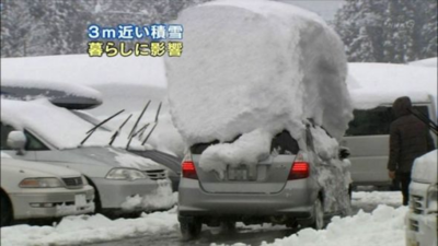 Уборку снега предоставили легковым автомобилям