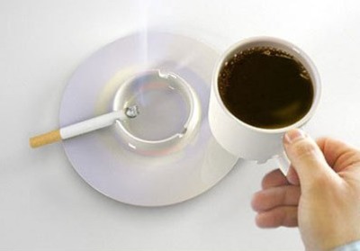 если вы собираетесь тушить сигарету кофе ,это не лучший вариант