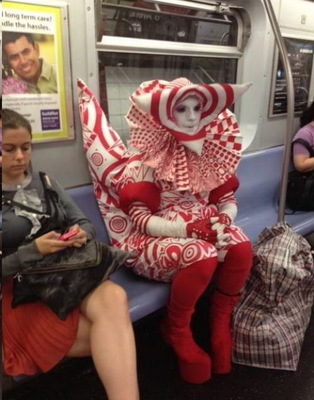 Леди Гага в метро 