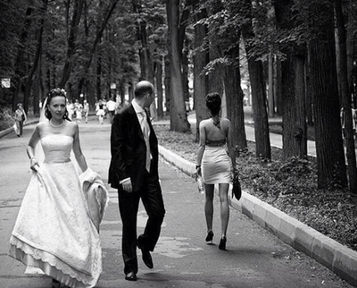 -Девушки, вы поняли, какой фасон должен быть у свадебного платья!?