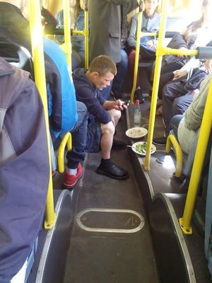 Обед у водителя автобуса
