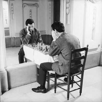 Шахматный турнир в зазеркалье