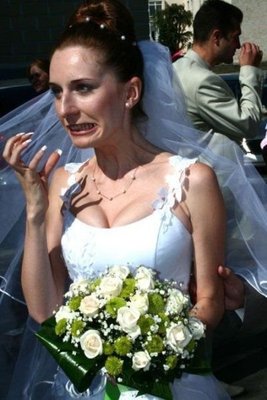 Невеста рассказывает подруге, как приятно у жениха пахнет изо рта