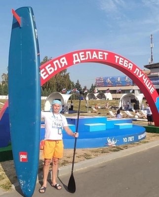 Леонид Якубович стал серфингистом