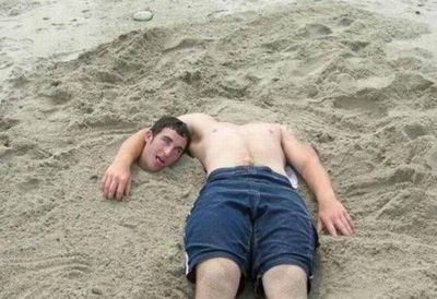 После кары жены"чтоб,ты голову потерял на пляже!"