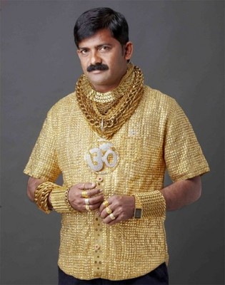 В молодости у Саддама была всего одна рубашка, да и та золотая.