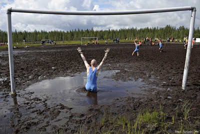 Наш футбол совсем смешали с грязью