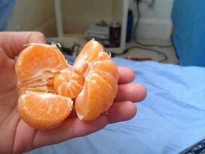 Мы делили апельсин
Внутри нашли ещё один